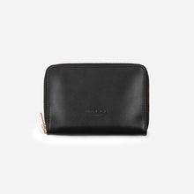 The Malle Travel Wallet